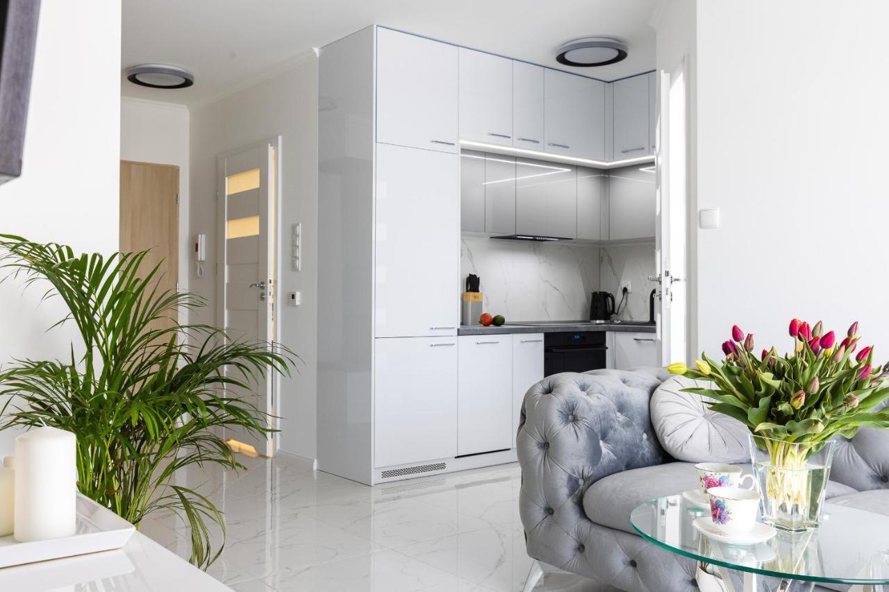 Apartament Z Basenem I Kominkiem ,,Baltic Sun” Sztutowo Exterior photo